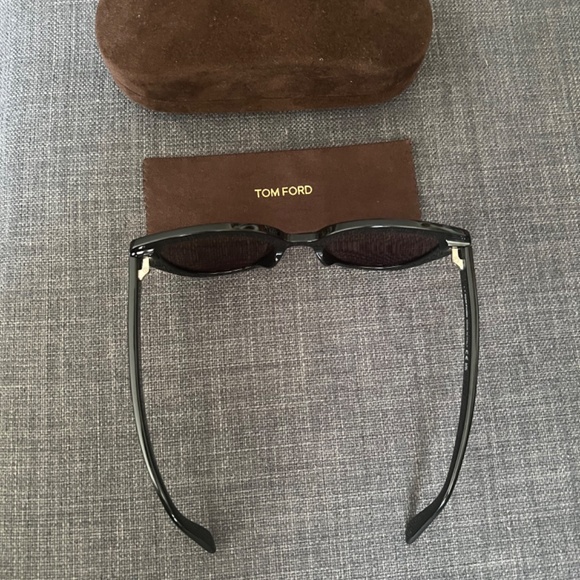 Tom Ford Cat Eye Polarized Sunglasses- Anya Authentic originally costs $480 - Picture 6 of 10